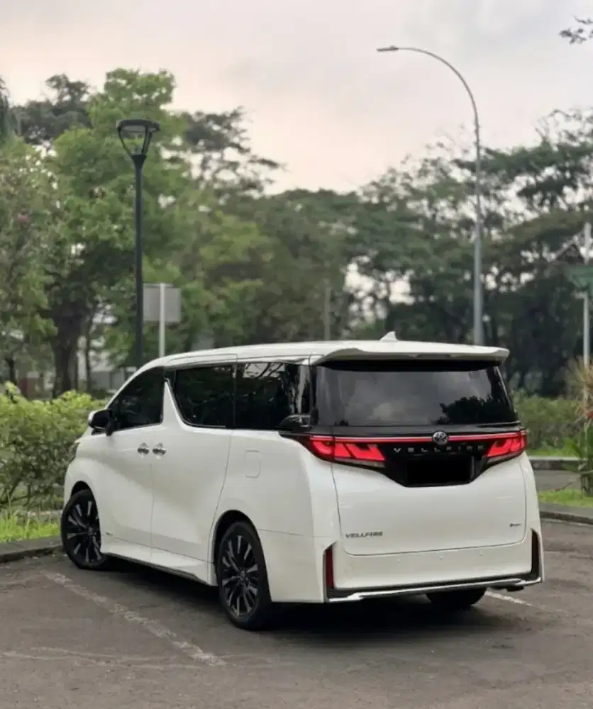 All New Vellfire 
HEV Executive Lounge