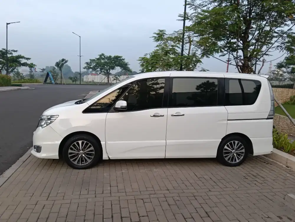 NISSAN SERENA HIGHWAY STAR 2016 PUTIH ISTIMEWA