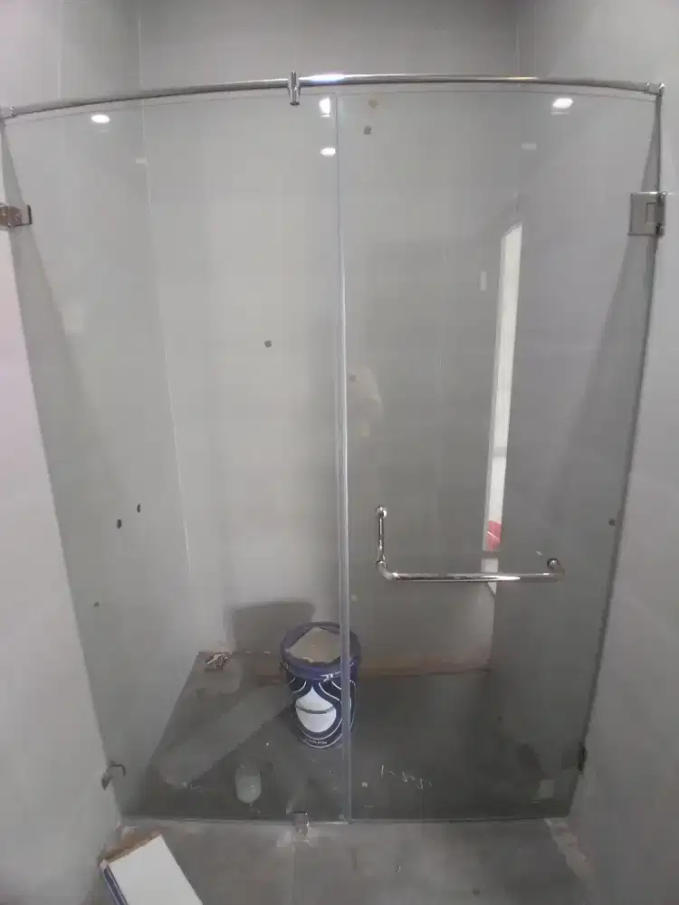 Kaca shower kamar mandi temperd 10mm T200cm L170cm hrg terpsg 5,9/unit