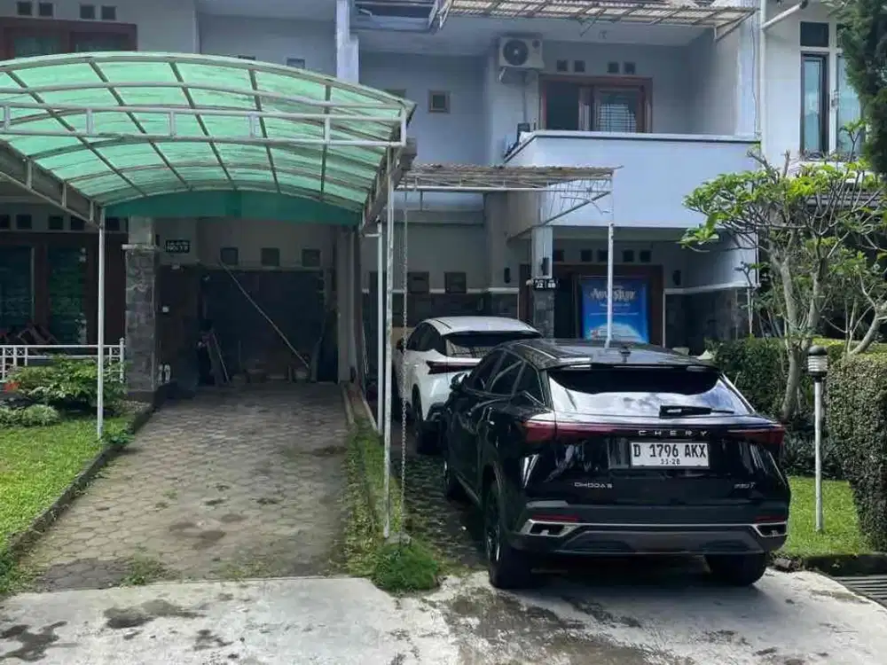 Rumah Nyaman Strategis di Setraduta Bandung