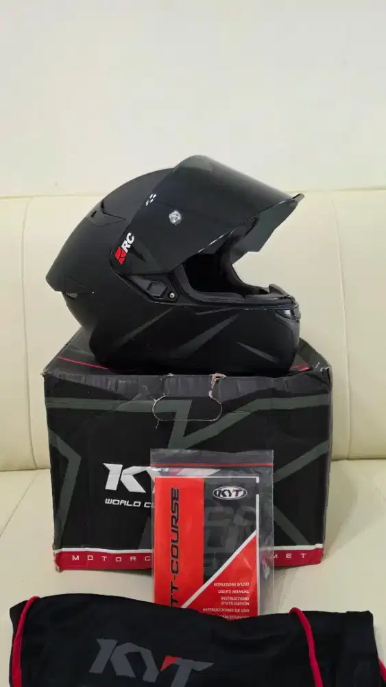 Helm KYT TT COURSE