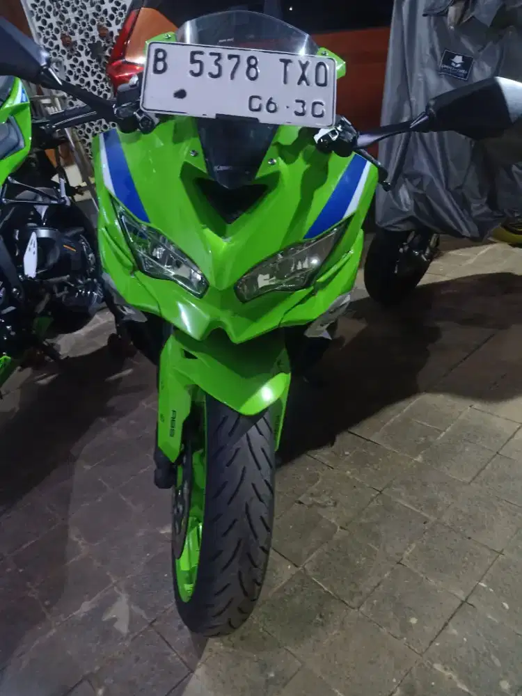 Di jual Kawasaki ZX25 th 2025 full paper