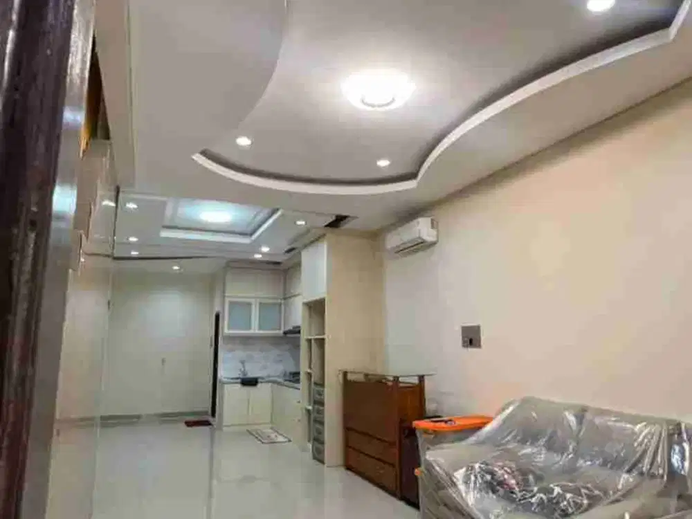 Dijual Rumah Semi Furnished Full Renov 2 Lantai di Komplek Mutiara Taman Palem