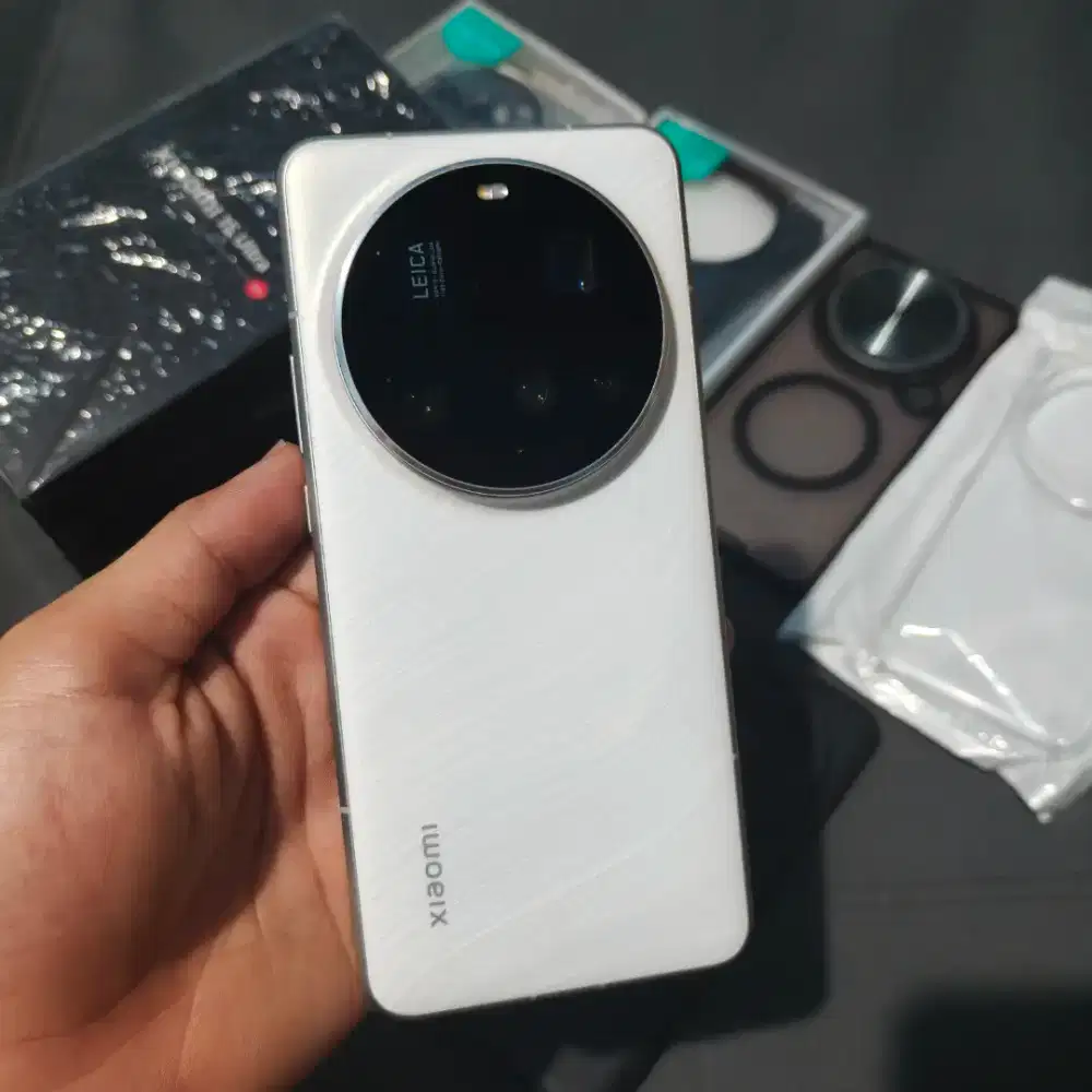 Xiaomi 15 Ultra 16/512GB Free 7 Casing Premium