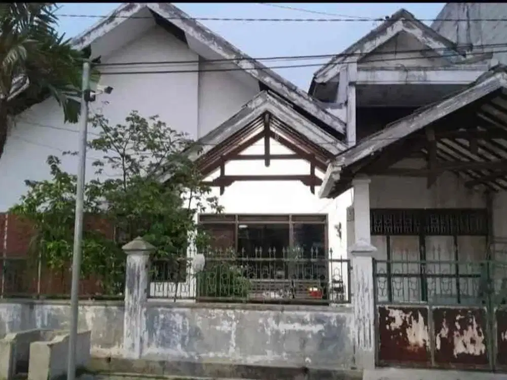 Tengah kota Surabaya‼️Rumah Manyar Hook 