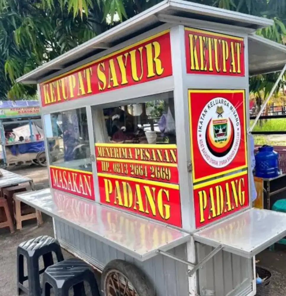 Tukang masak lontong padang