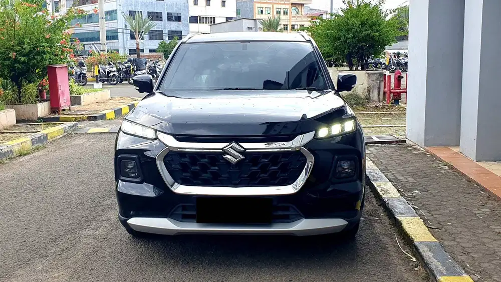 Suzuki Grand Vitara GX Hyrbid Panoramic Hitam 2024 NIK 2023 Like New
