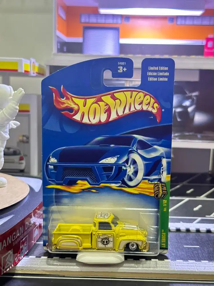 Hot wheels Super Treasure Hunt Hotwheels LA TORca Yellow