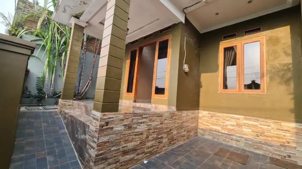 Rumah 2,5 Lantai dijual