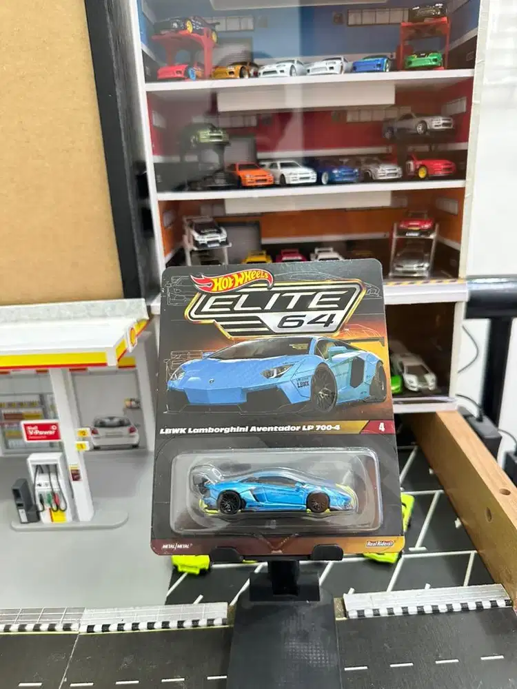 Hot Wheels LBWK Lamborghini Aventador LP 700-4 ELITE 64