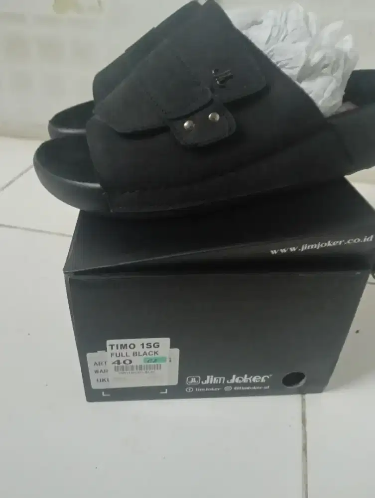 Sandal jim joker  ukuran 40
