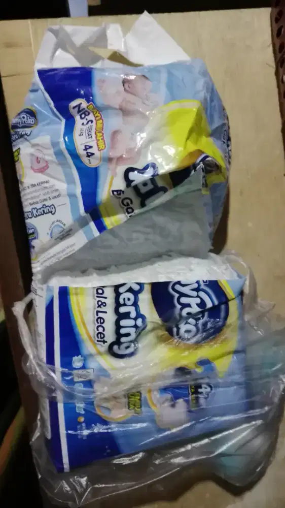 Mami poko NB-s bayi baru lahir