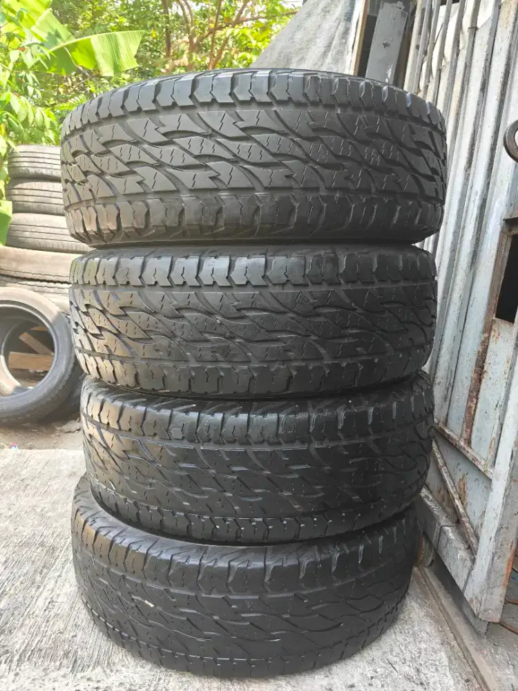 Jual ban copotan mrek bregestone dueler A/T ukuran 275 70 R16 kond 85%