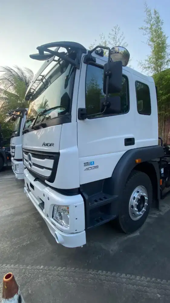 Head Trailer Axor 4028 T
