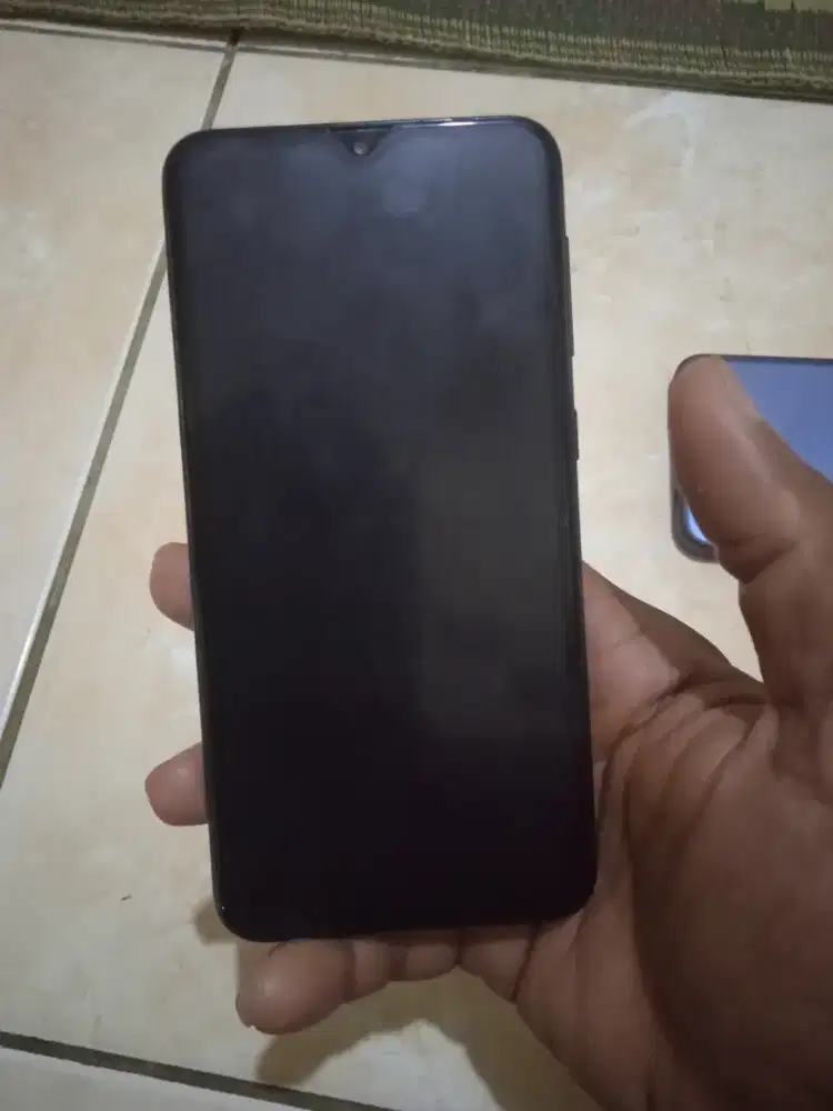 Dijual hp Samsung M10 RAM 2/32 msh bagus