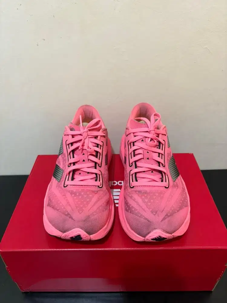 Sepatu lari jogging running
