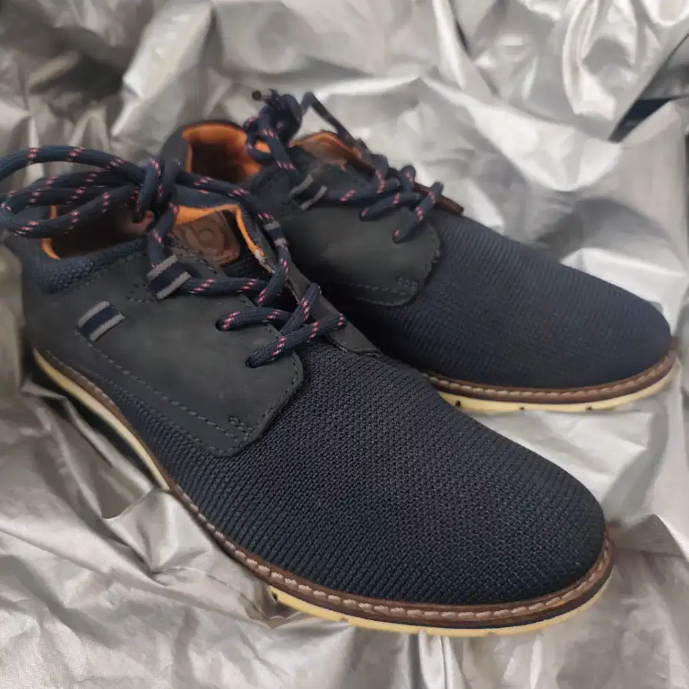 thriftSEPATU kasual BUGGATI sz43
