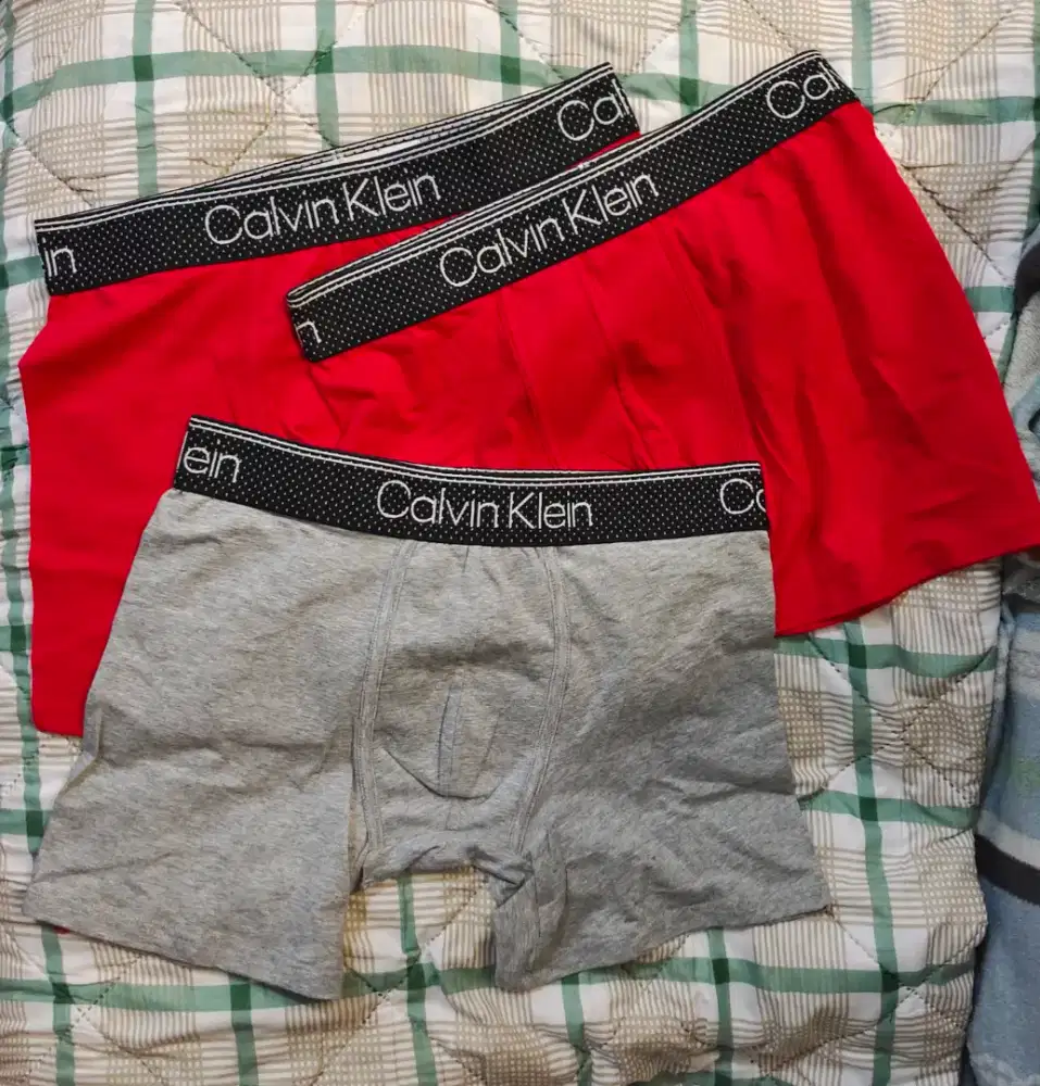 CD Boxer Calvin Klein ukuran M