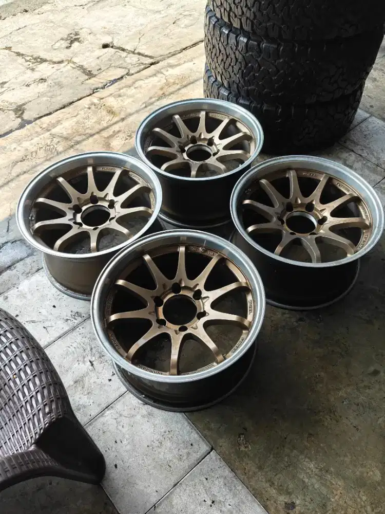 Jual vleg C28 R18 pcd 6x139 lbar 9 et 42 kond mulus 4pcs. Mulus