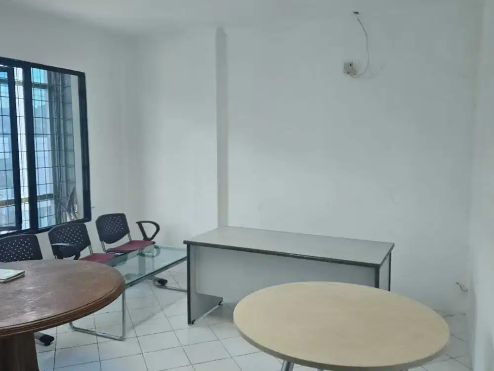 Dijual / disewakan Ruko 4lt Kirana