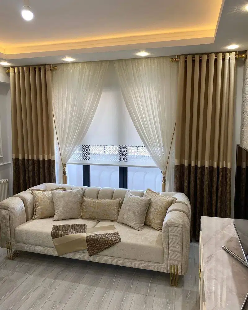Gorden Vitrase Sekat Ruangan Klinik Roller Vertikal Blinds Krey Kayu