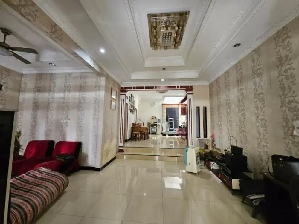 Full Fasilitas & Lingkungan Nyaman! Semi Furnish 2 Lantai Rumah di Cluster Aralia Harapan Indah