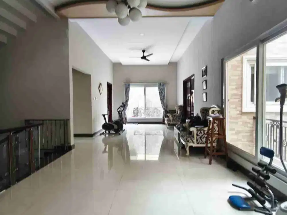Rumah mewah modern classic di Mitra Sunter