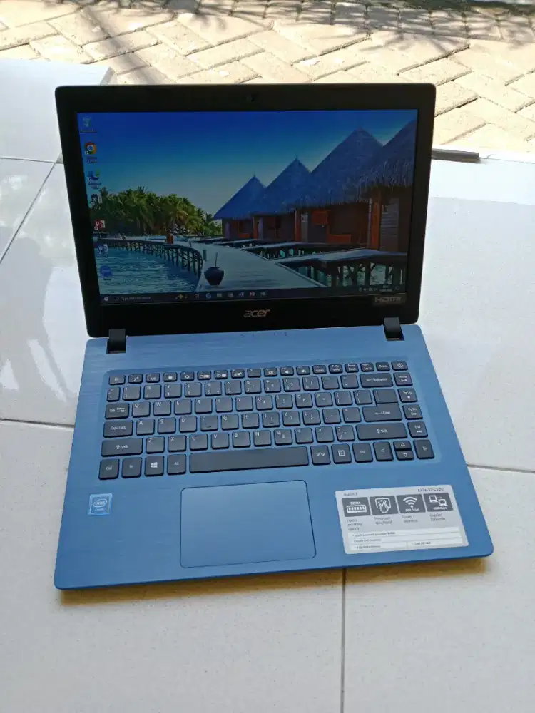Laptop acer ram 4 gb ssd 128 gb body mulus like new slim ngebutt siap