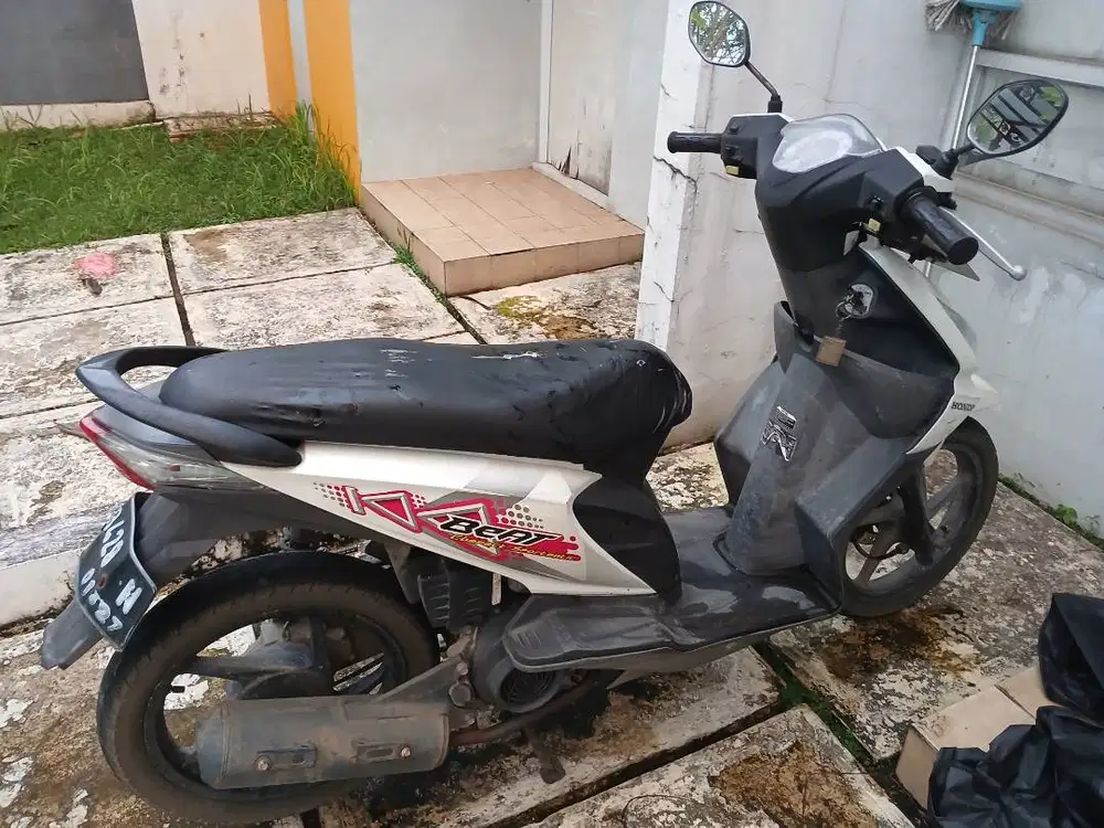 Dijual Motor Honda Beat Karbu 2012