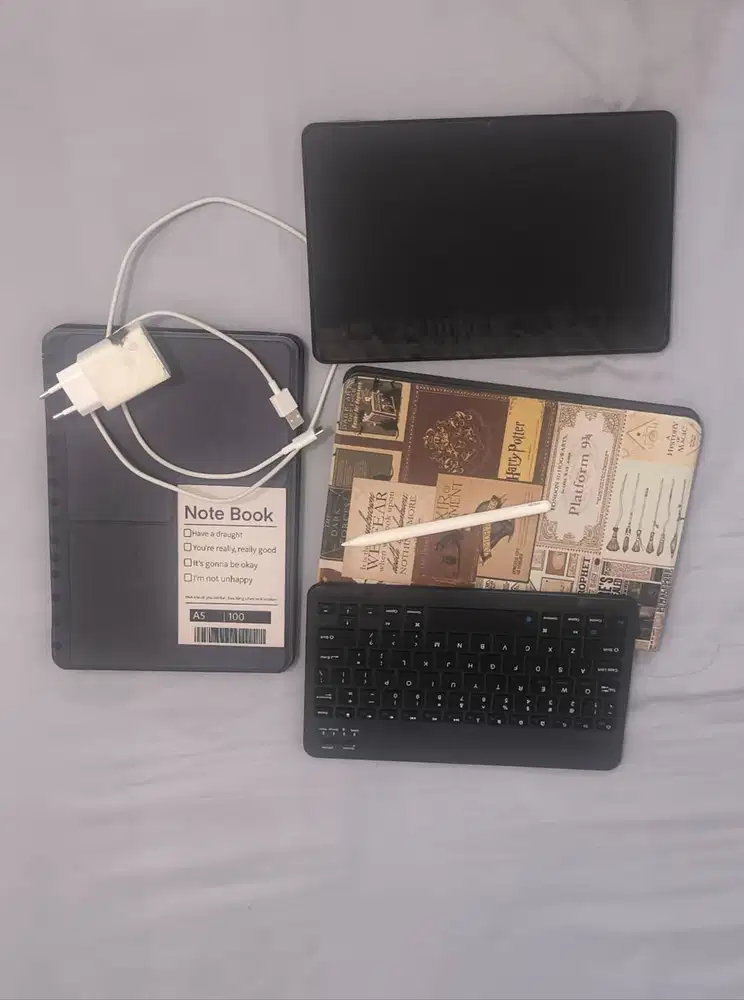Redmi pad 2 wifi only 4/128 full set + pen + 2 case