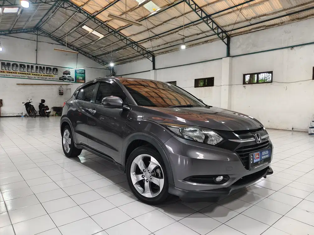 KM 68 RB  HONDA HRV E CVT 1.5 Bensin AT 2017 Gray