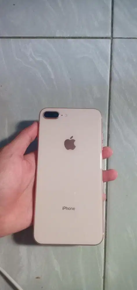 ip 8plus 64gb...