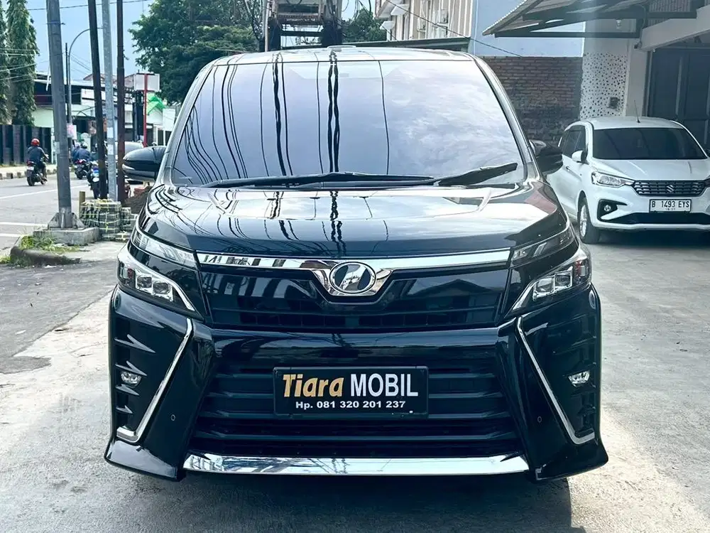 Toyota Voxy 2.0 Automatic Th 2019