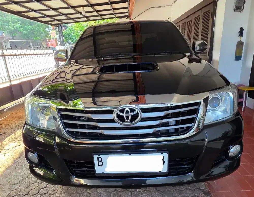 Toyota Hilux double cabin 2013 V automatic 4x4