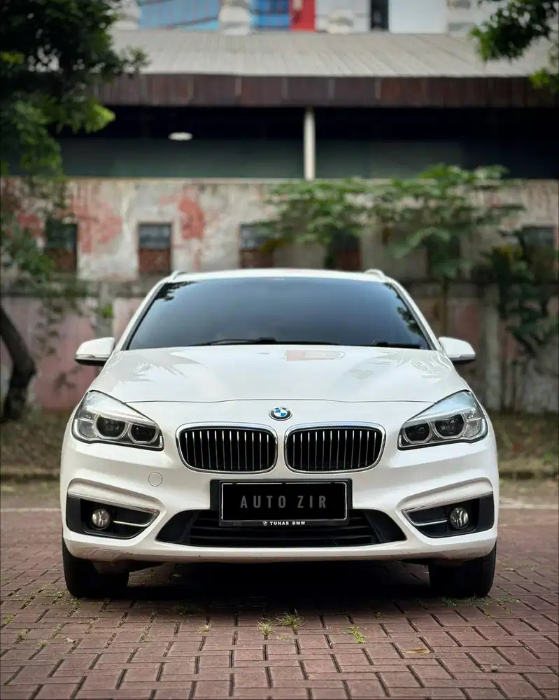MobilBagus BMW 218i Grand Tourer 2017 7 seater
