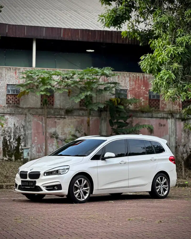 MobilBagus BMW 218i Grand Tourer 2017 7 seater