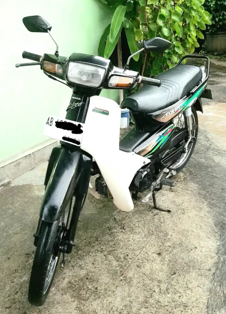 Honda astrea grand