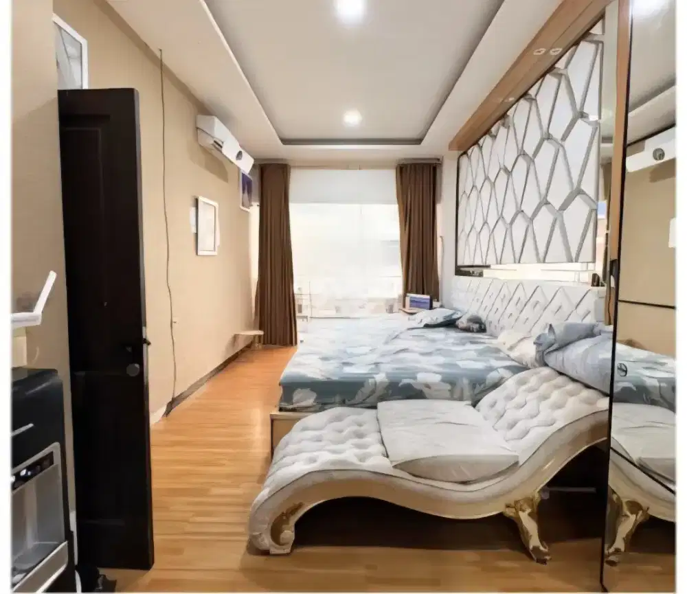 JUAL CEPAT RUMAH JELAMBAR 4 LANTAI

JALAN RAYA 2MOBIL
