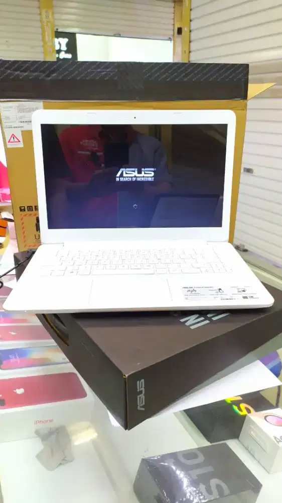 Kredit Laptop Asus VIVOBOOK 14 A1404VA i3 Proses mudah dan Cepat.