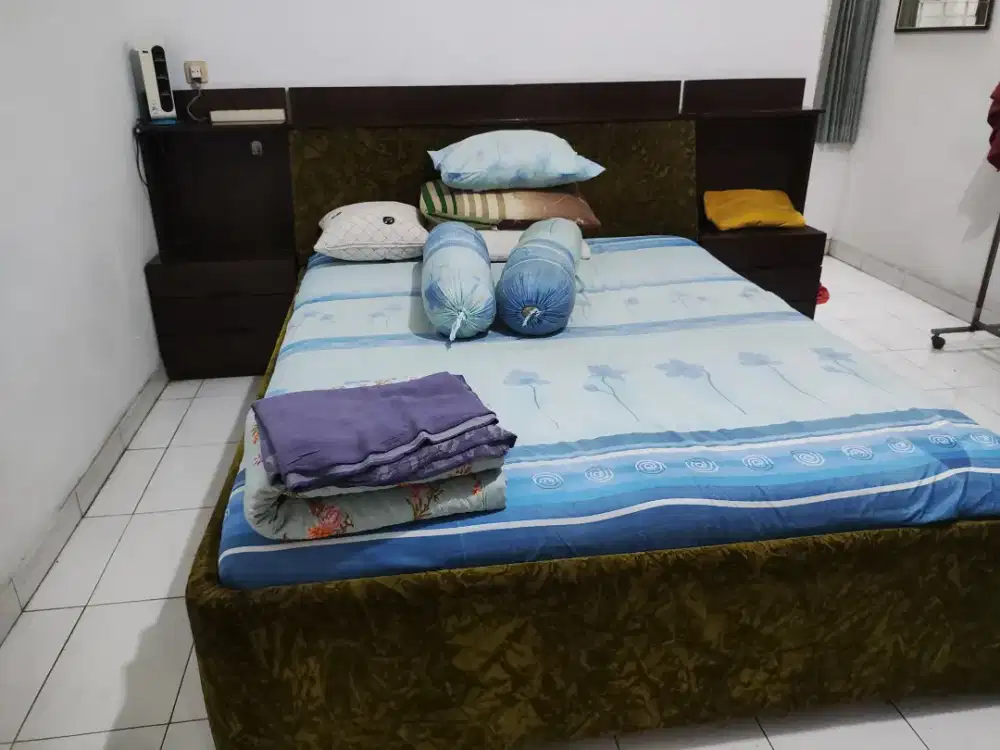 Risban kasur springbed, lemari jati, kusen