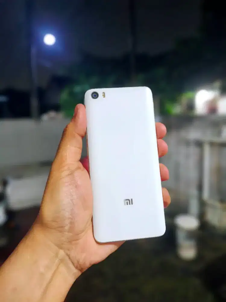 Xiaomi Mi 5 - 3/64 NEGO (Baca Deskripsi Biar Gak Banyak Tanya)