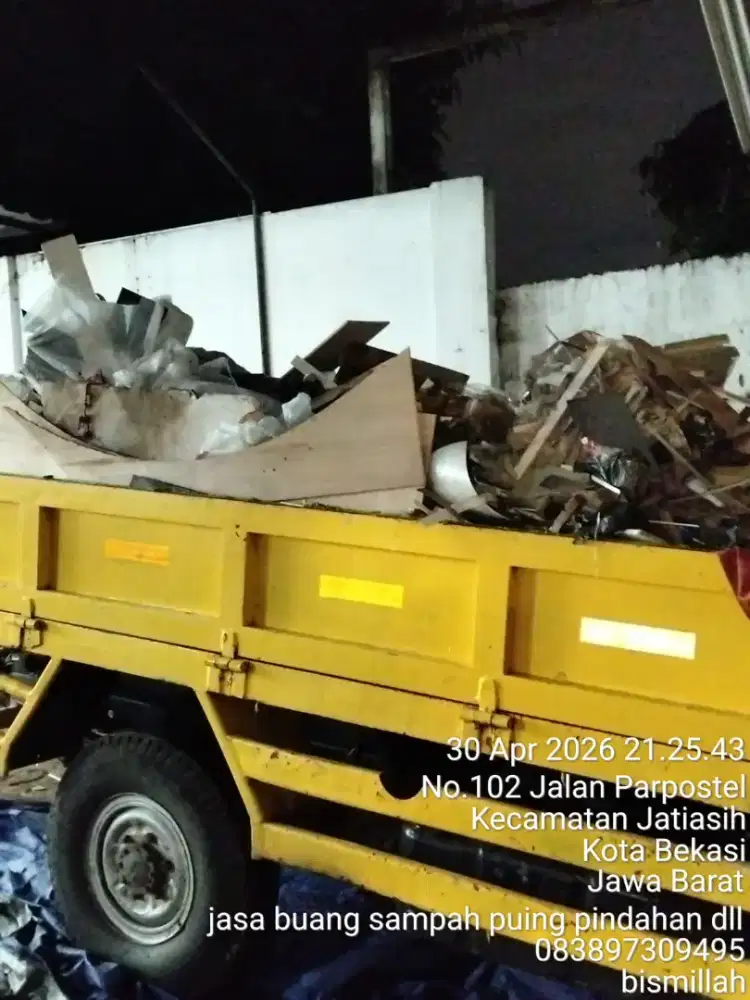 Jasa buang puing triplek kayu