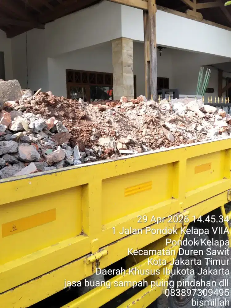 Jasa buang puing dan buang sampah