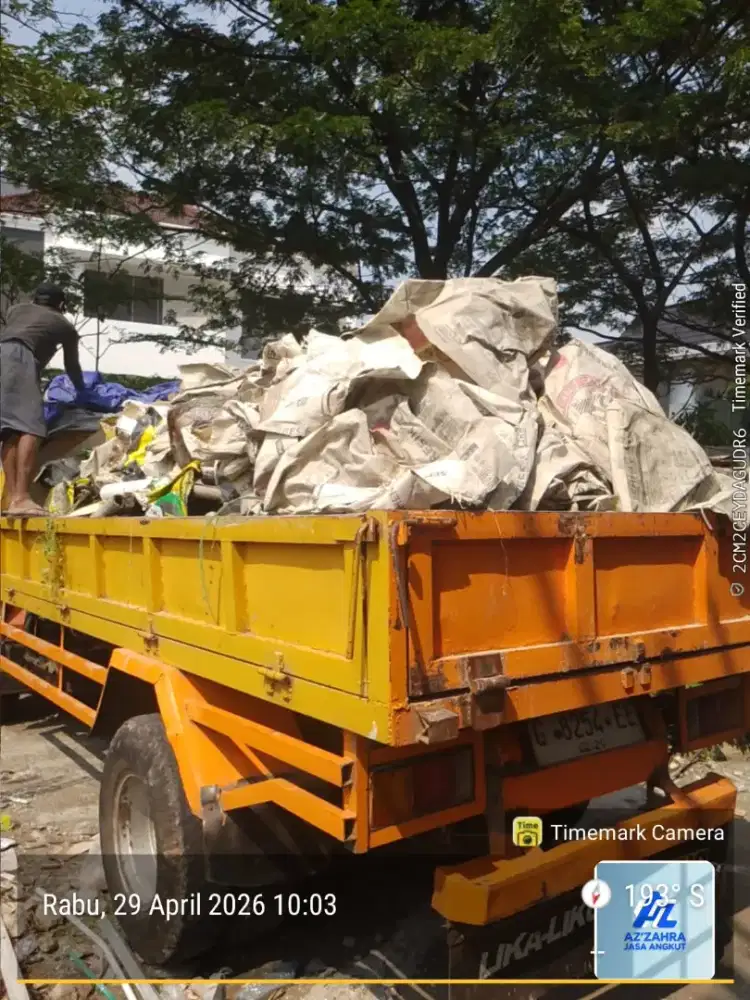 Jasa buang puing dan tanah