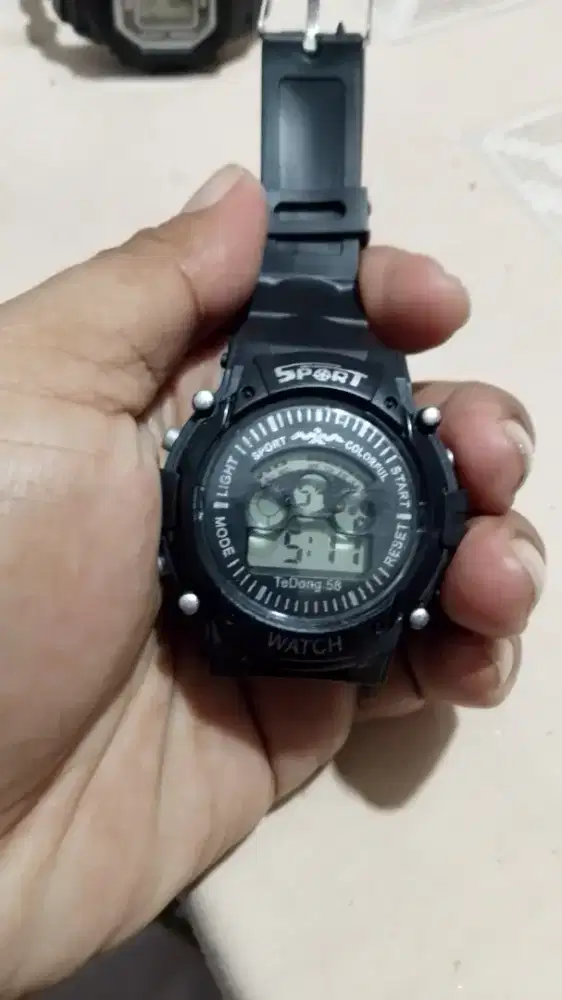 Jam tangan sport anak