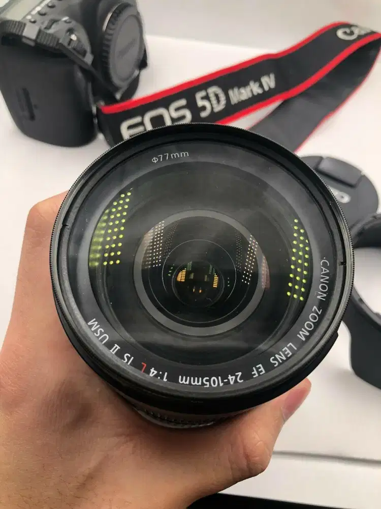 Brand new inboxing Canon 5D mark iv