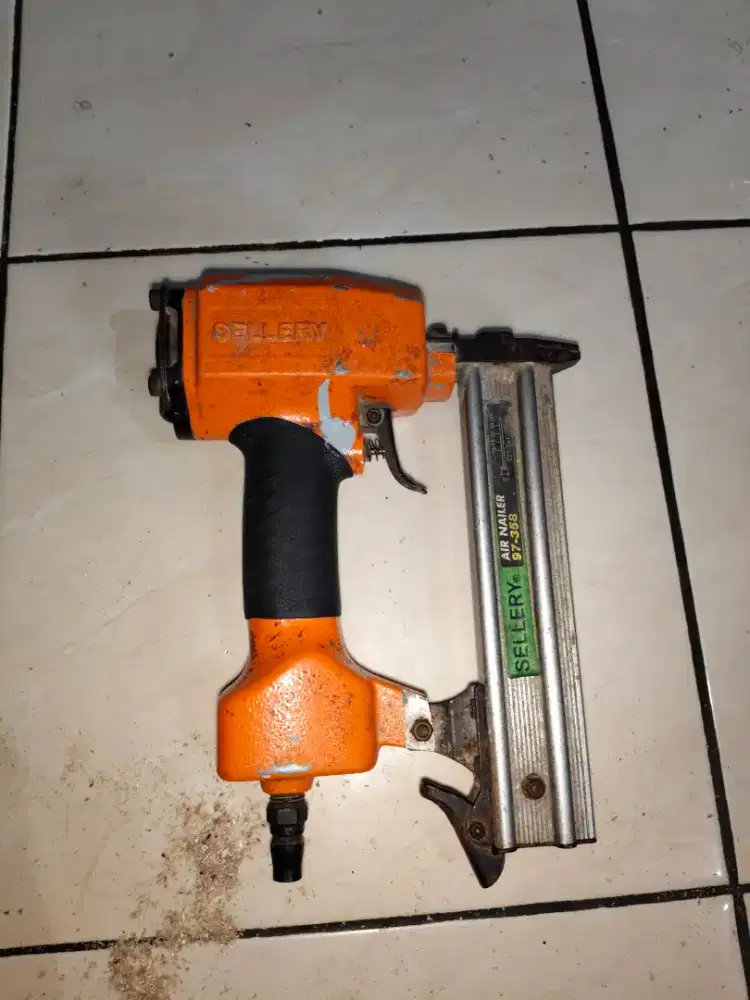 Paku tembak angin
