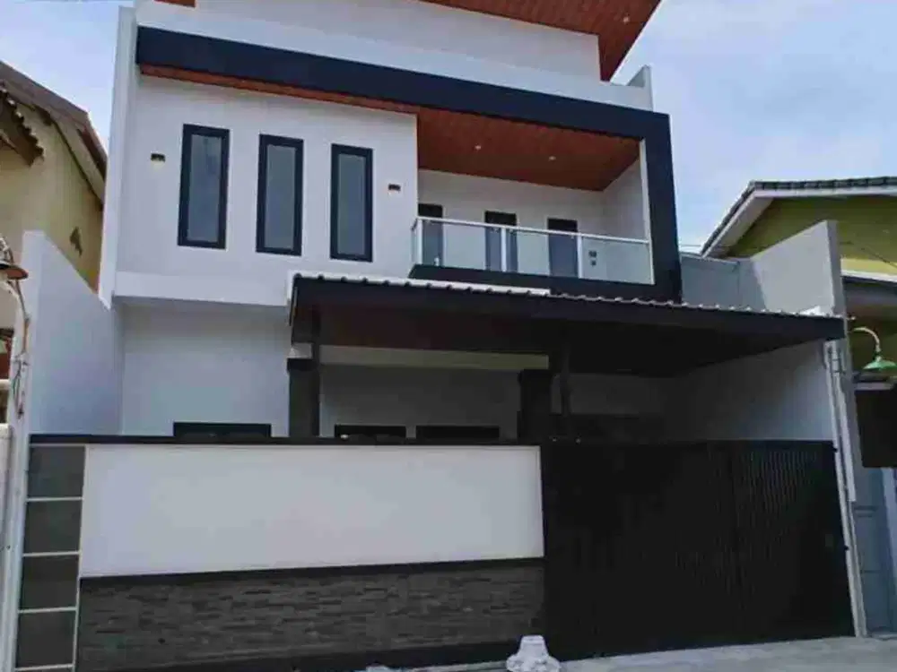 Rumah Mewah 2 Lantai Di Perumahan Lokasi Strategis Dekat Stadion Manahan Solo dan Exit Tol