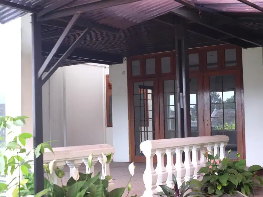 Rumah 3 Lantai  Daerah Setrasari Dekat Tol Pasteur Bandung