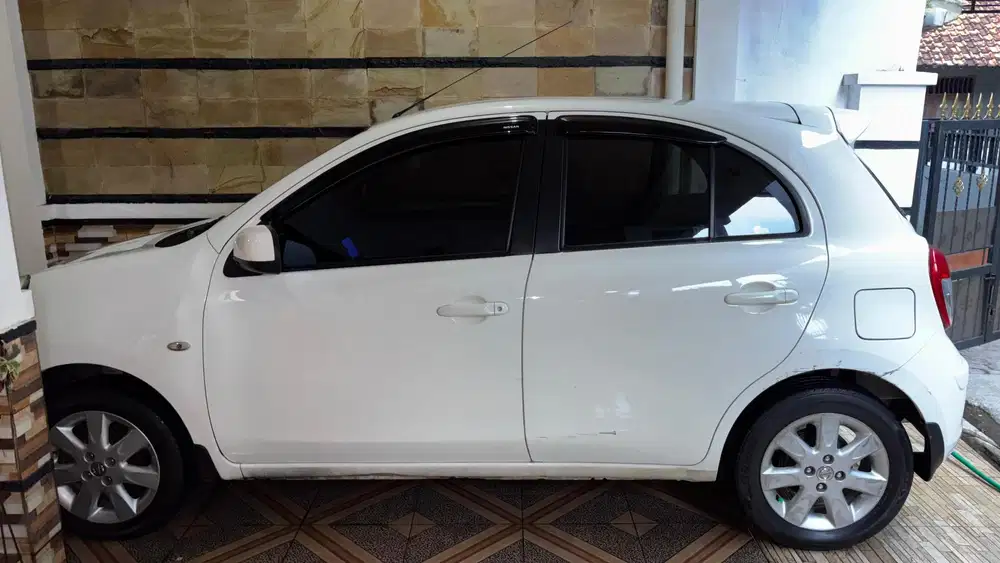 Nissan March 2012 Bensin